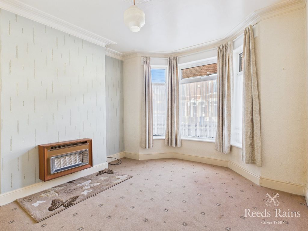 Property photo 2 of 13 Lounge