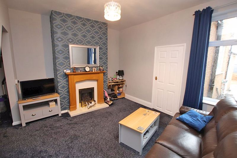 Property photo 3 of 13 Sitting/Dining Room