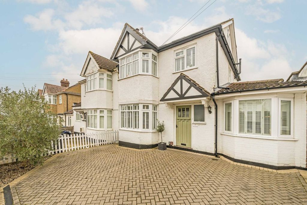 Property photo 1 of 11