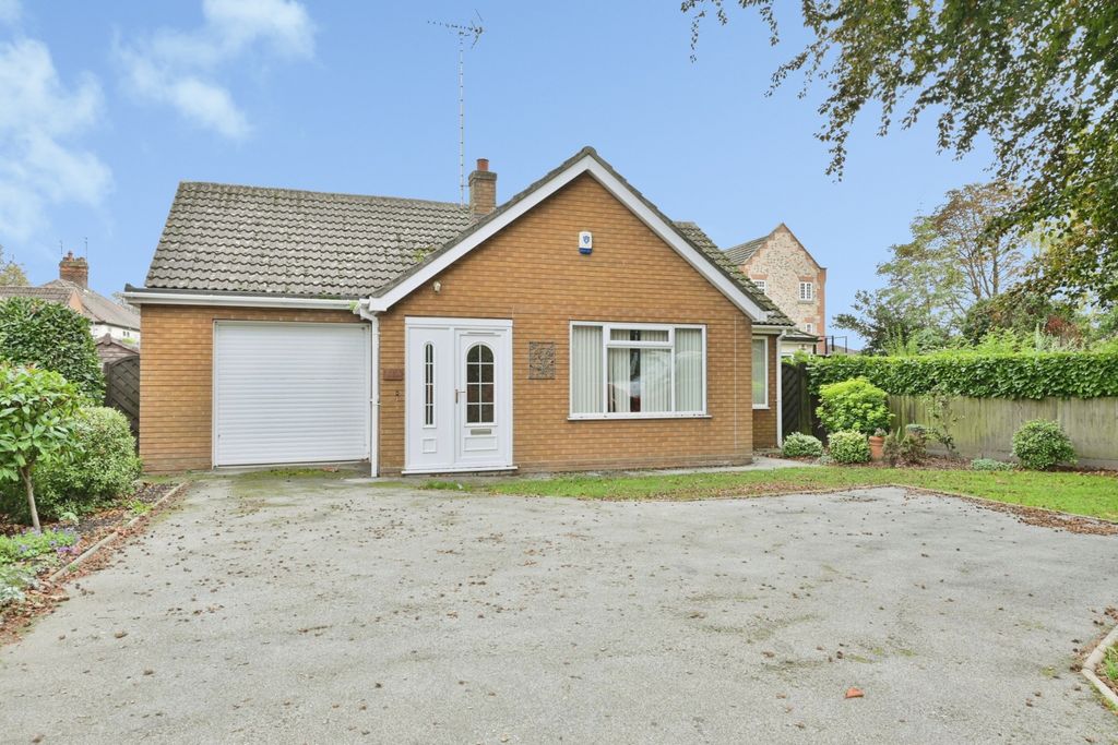 Property photo 1 of 19 Front View