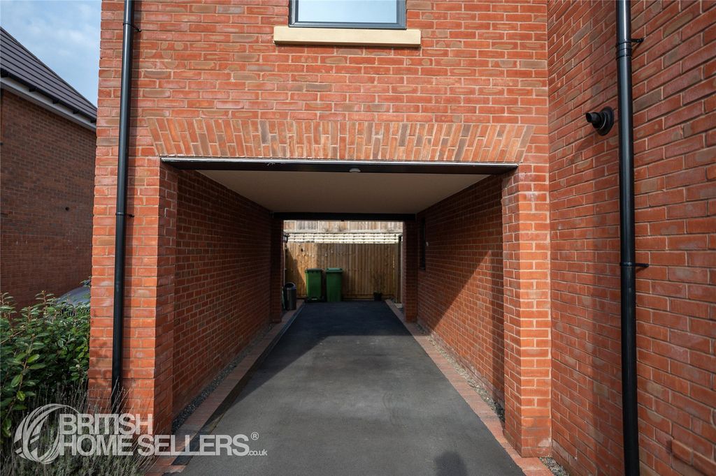 Property photo 2 of 16 Picture No. 03