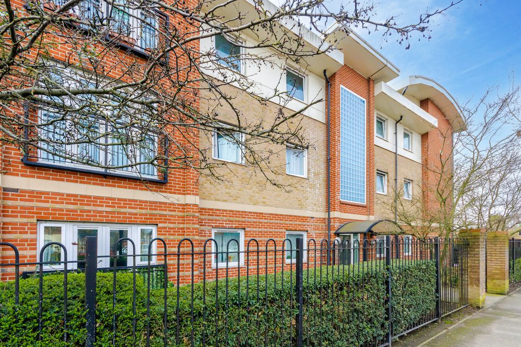Property photo 1 of 7