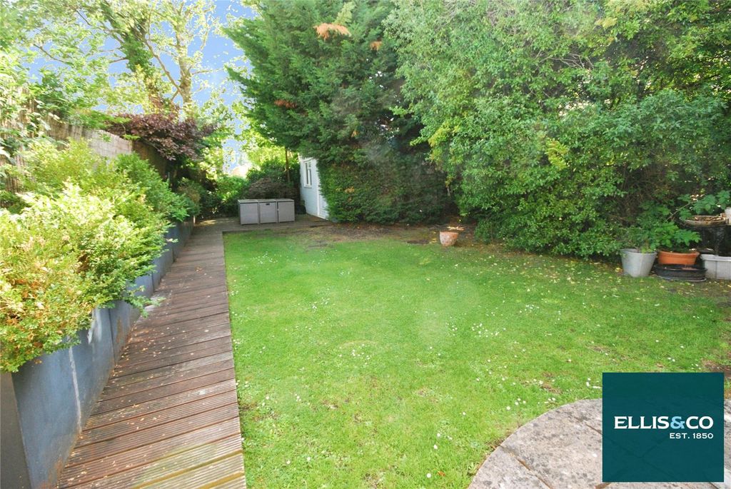 Property photo 3 of 9 Picture No. 06