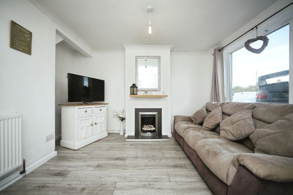 Property photo 3 of 18 Photo