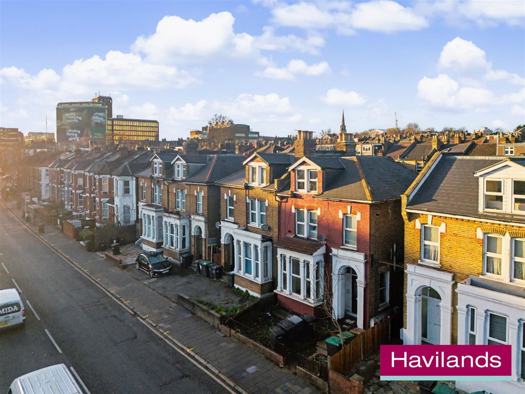 Property photo 3 of 12 686 Lordship Lane N22 5Jn-10.Jpg