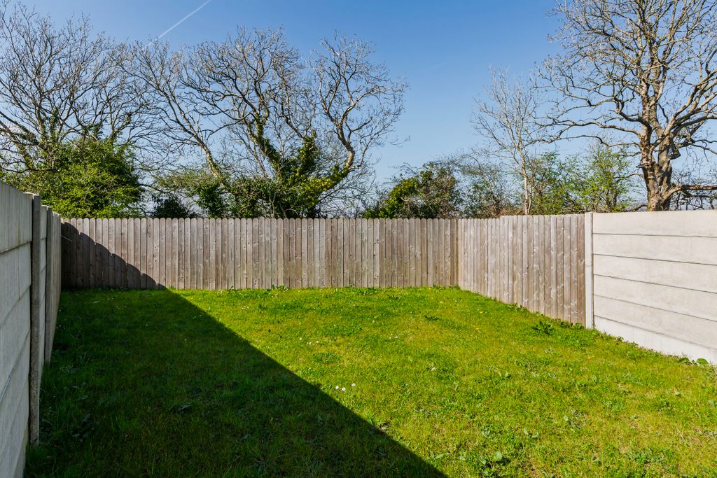 Property photo 2 of 34