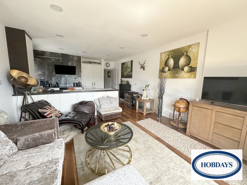 Property photo 2 of 11 5456772