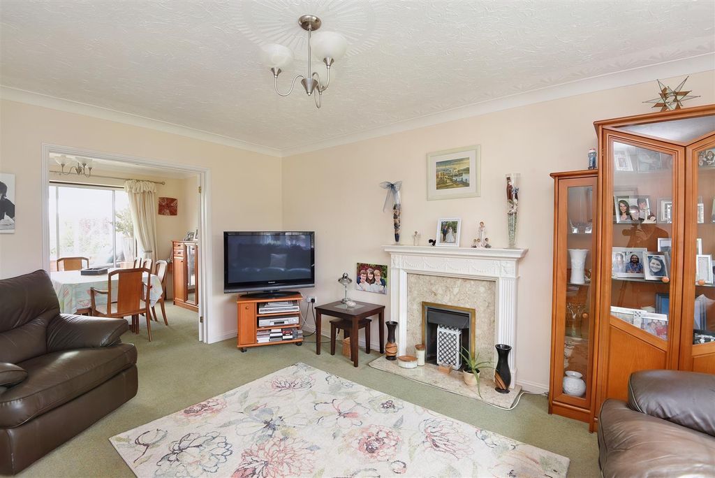 Property photo 3 of 13 Sitting Room