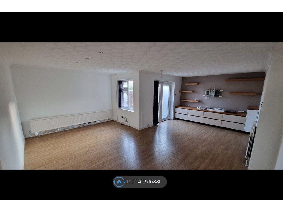 Property photo 2 of 8 Living