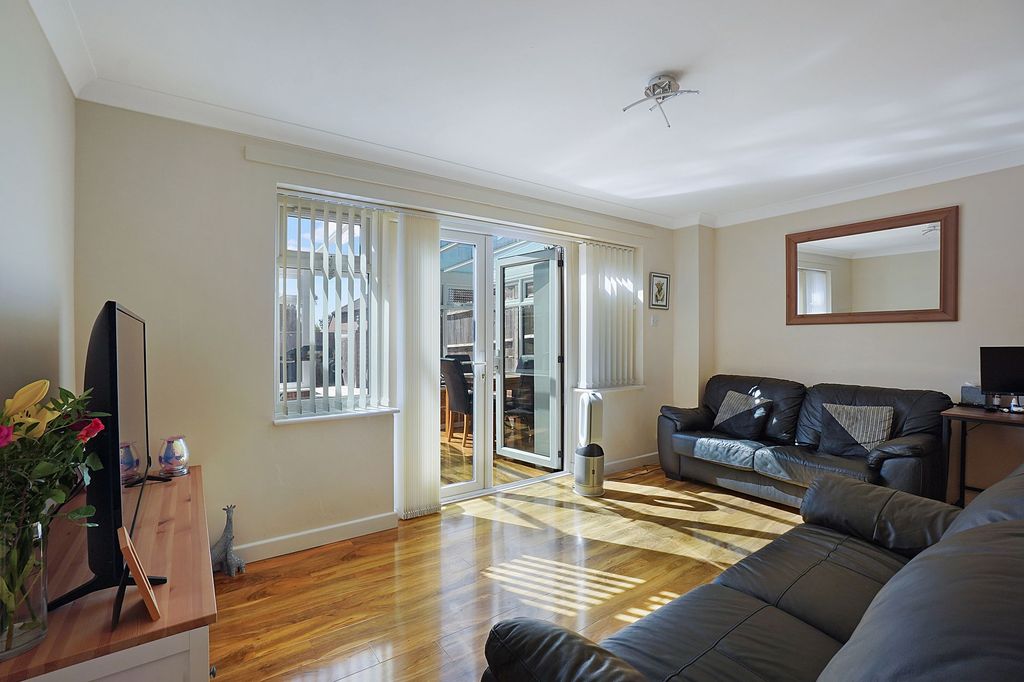 Property photo 3 of 18