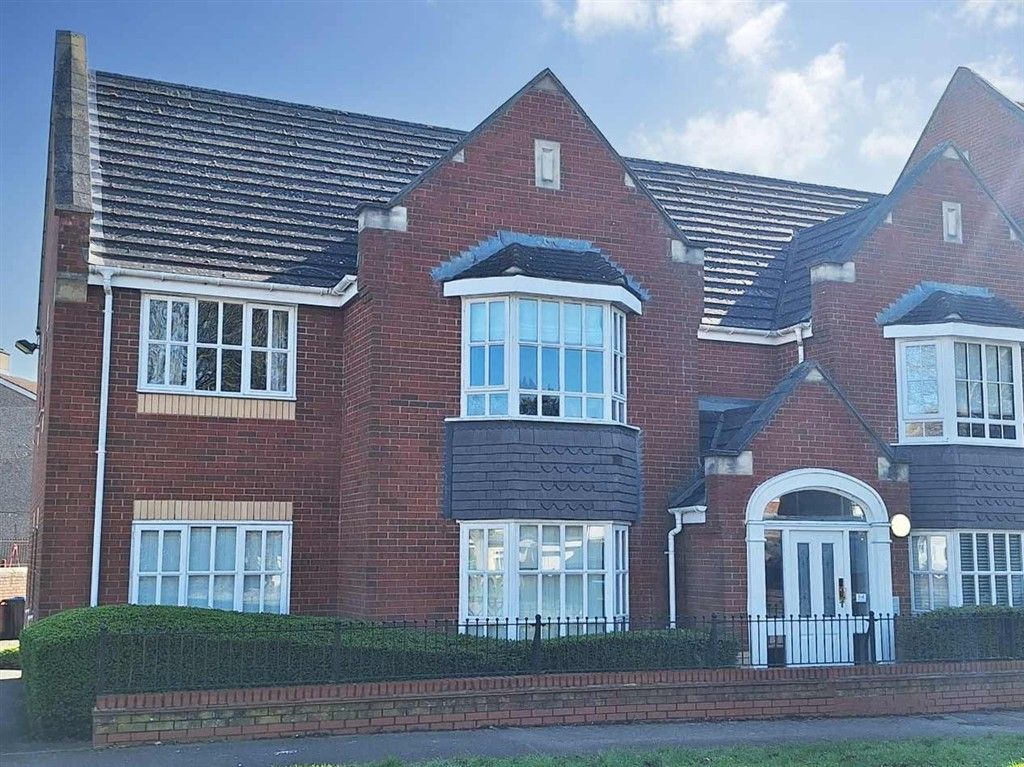 Property photo 1 of 8