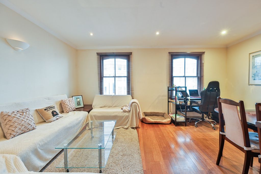 Property photo 1 of 8