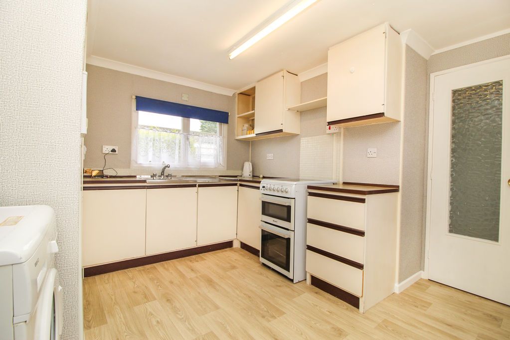 Property photo 3 of 12 Kitchen/Diner