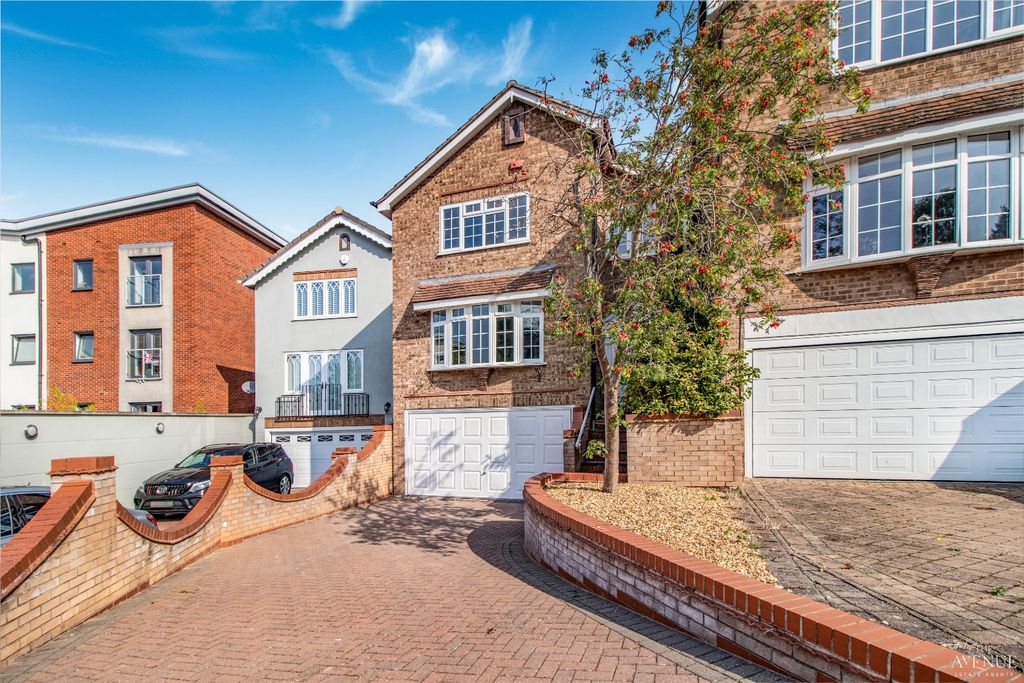 Property photo 1 of 32 4419951