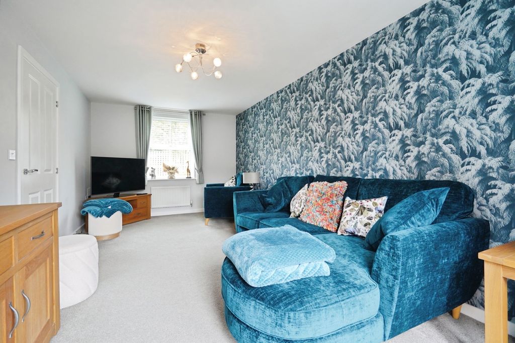 Property photo 3 of 23 Pbox-Img.Jpg