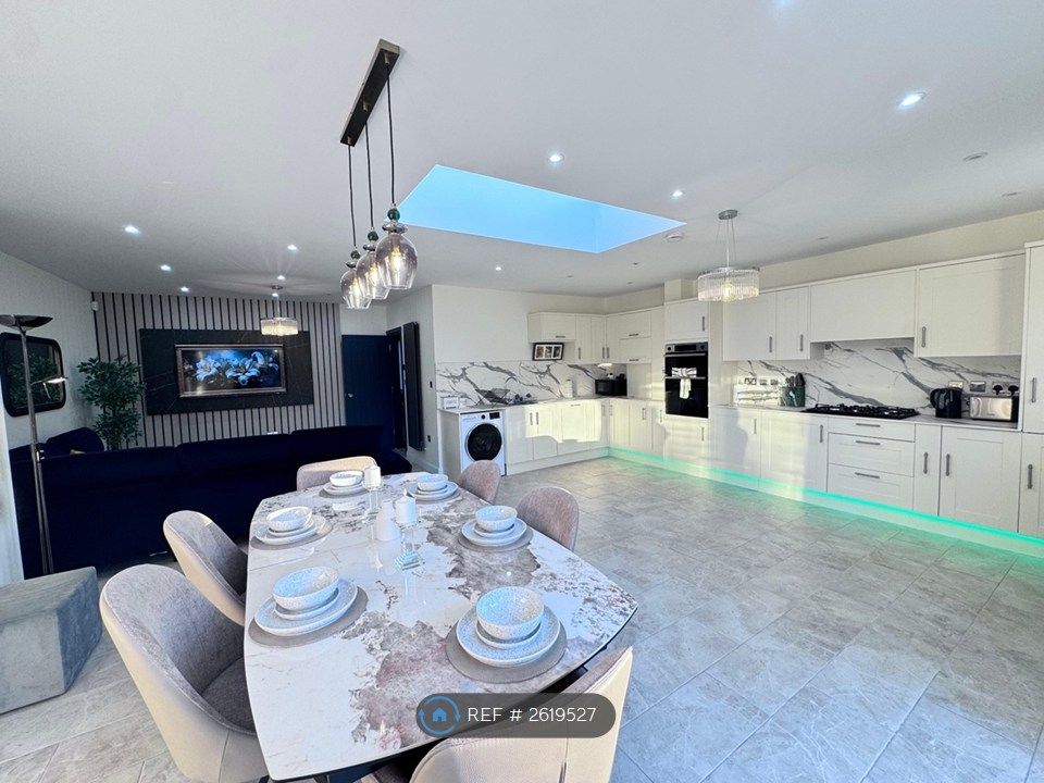 Property photo 1 of 23 Dinning Area