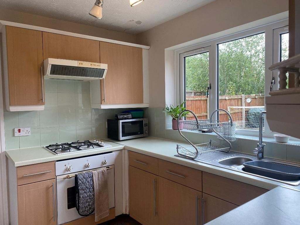 Property photo 3 of 21 Kitchen