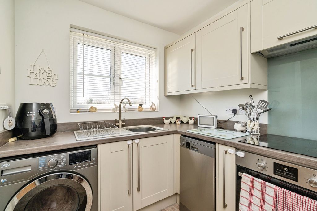 Property photo 3 of 20