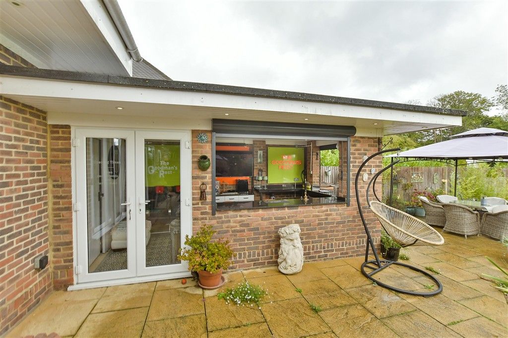 Property photo 3 of 18 External Feature