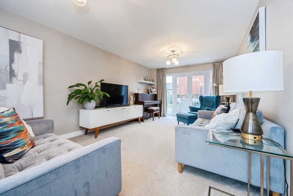 Property photo 2 of 22