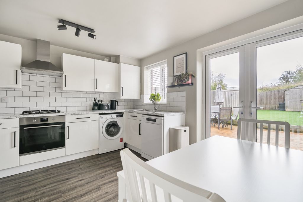 Property photo 2 of 24 1527530-6-1A10Ccb53F9F1