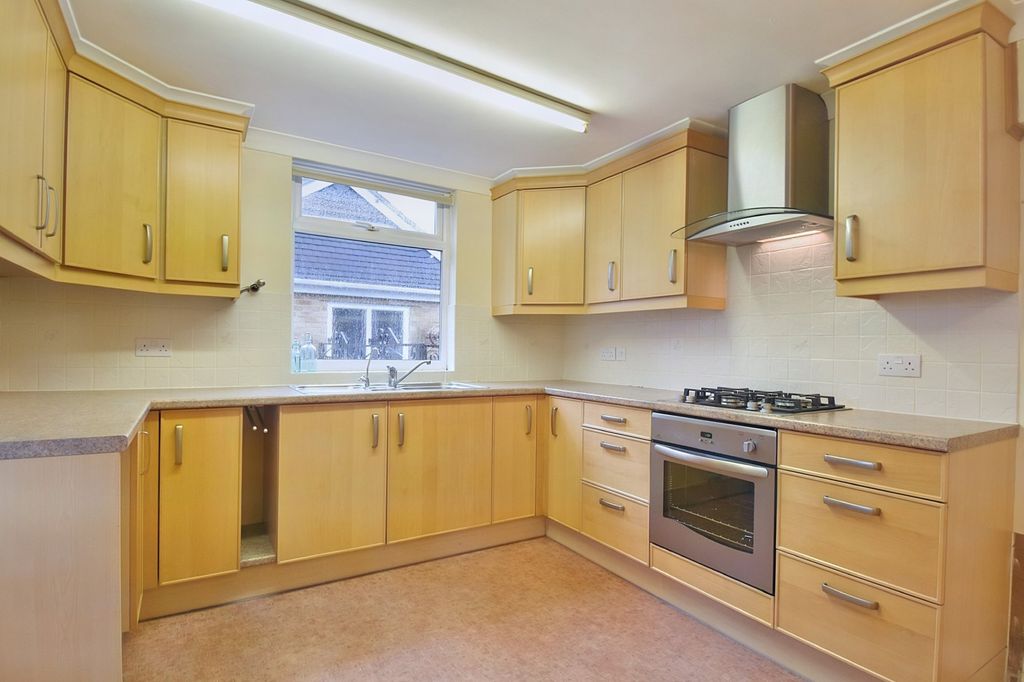 Property photo 3 of 15