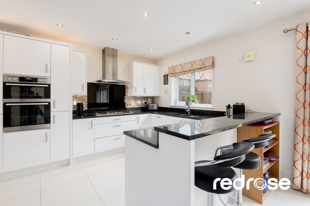 Property photo 1 of 27 Kitchen / Diner