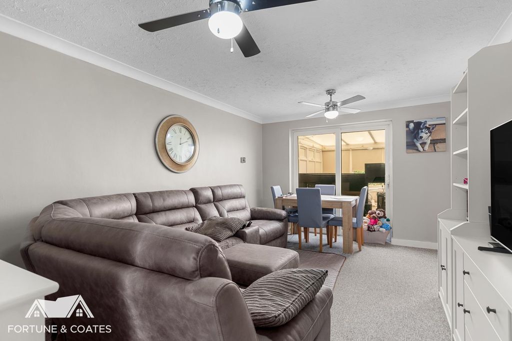Property photo 2 of 14 Brocklesmead_10.Jpg