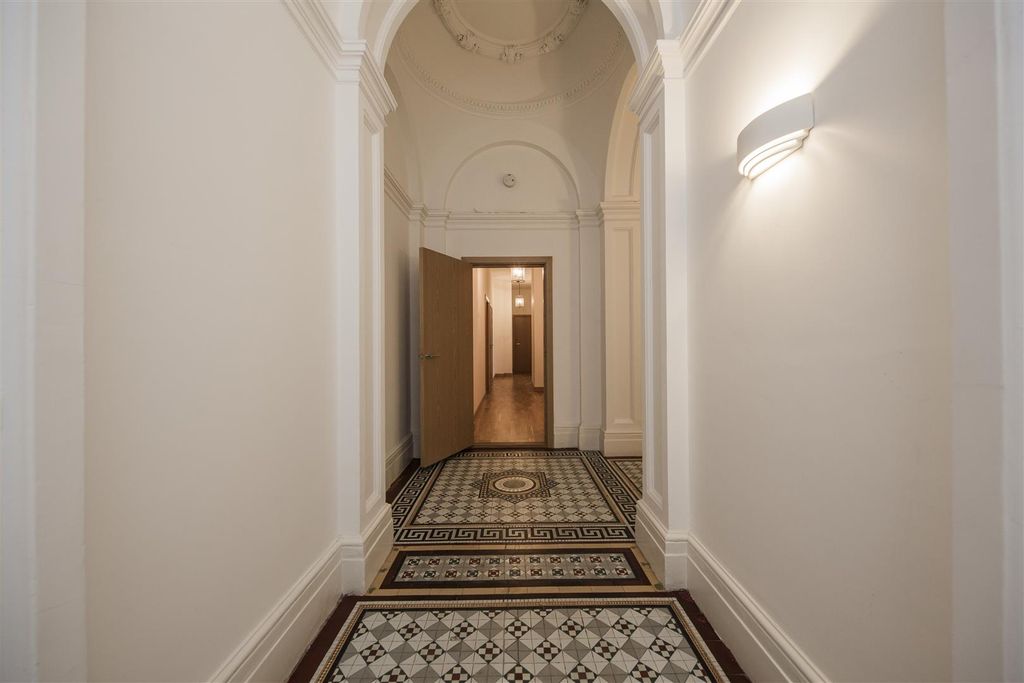 Property photo 2 of 47 Personal Entrance