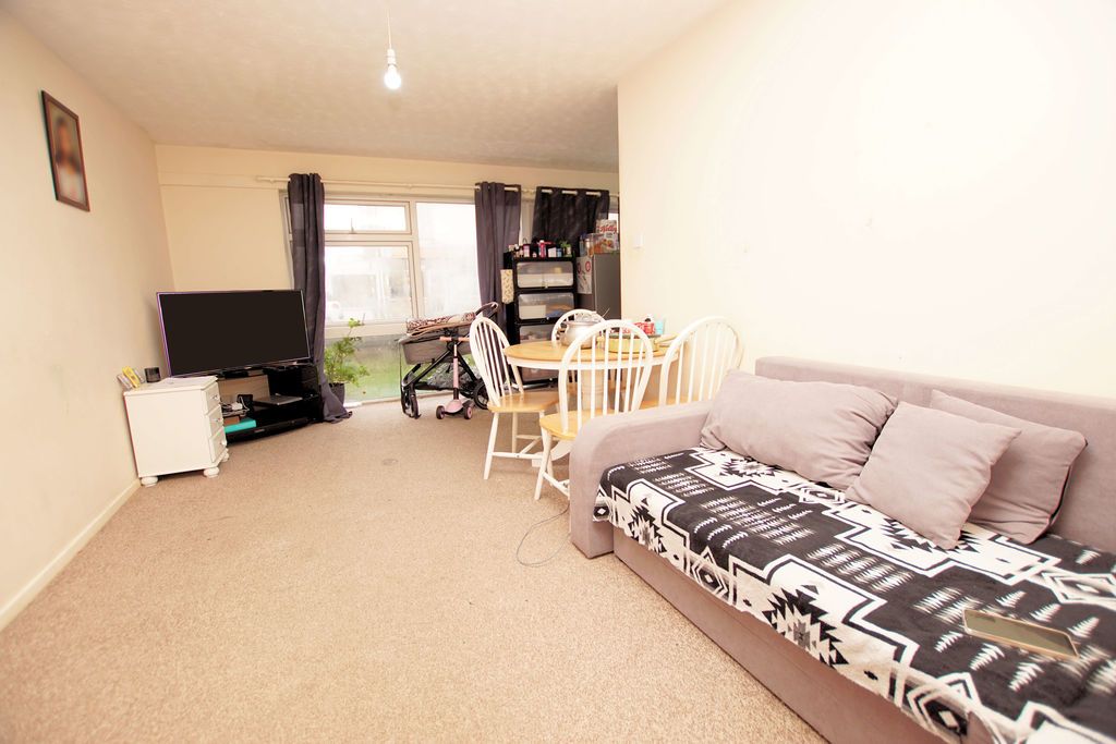 Property photo 2 of 7 Lounge/Dining Room