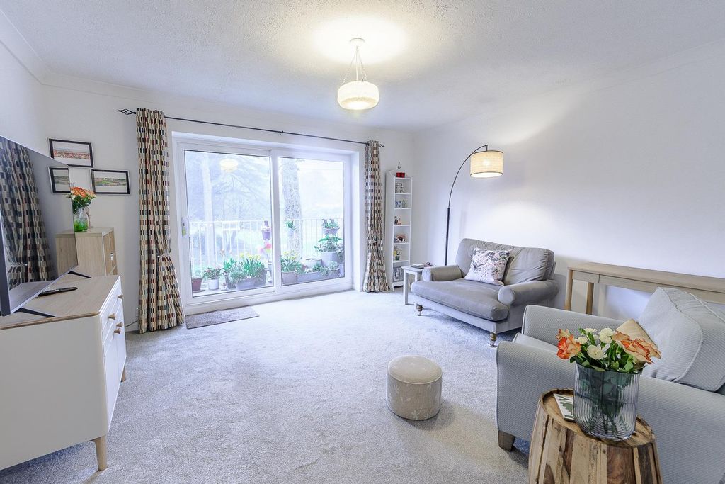 Property photo 2 of 18 Living Room