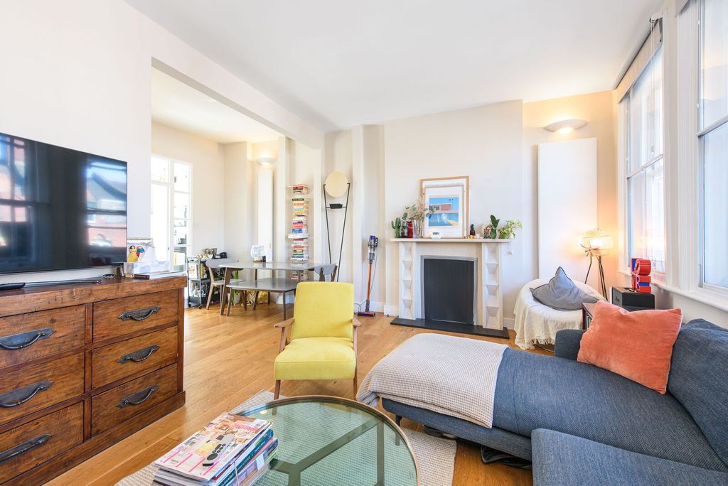 Property photo 1 of 8