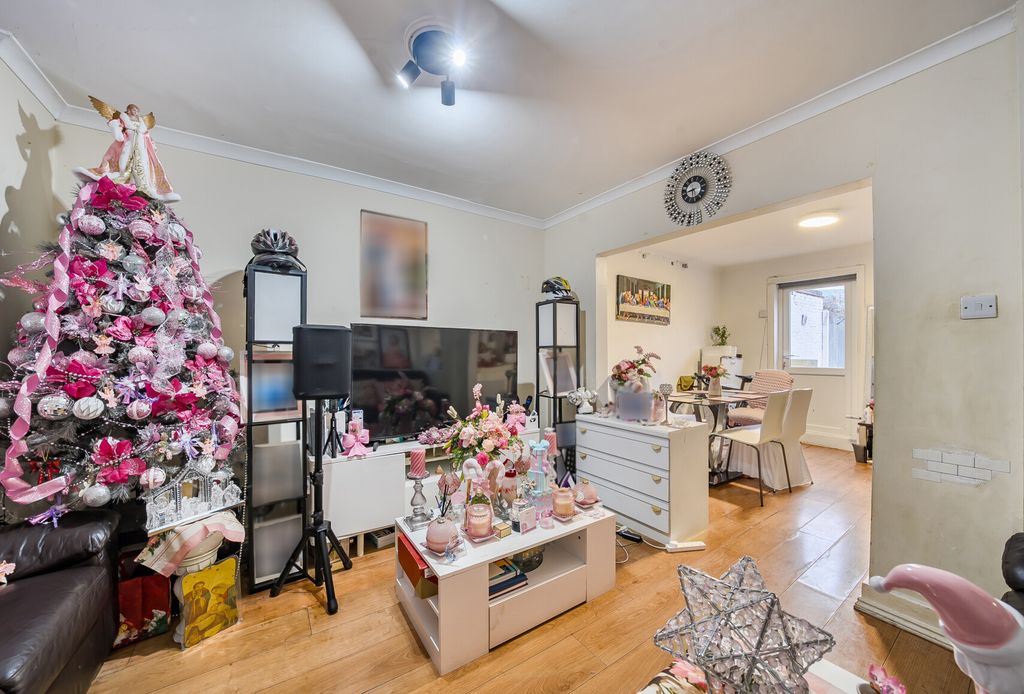 Property photo 3 of 22 1399822-19-6968Df...