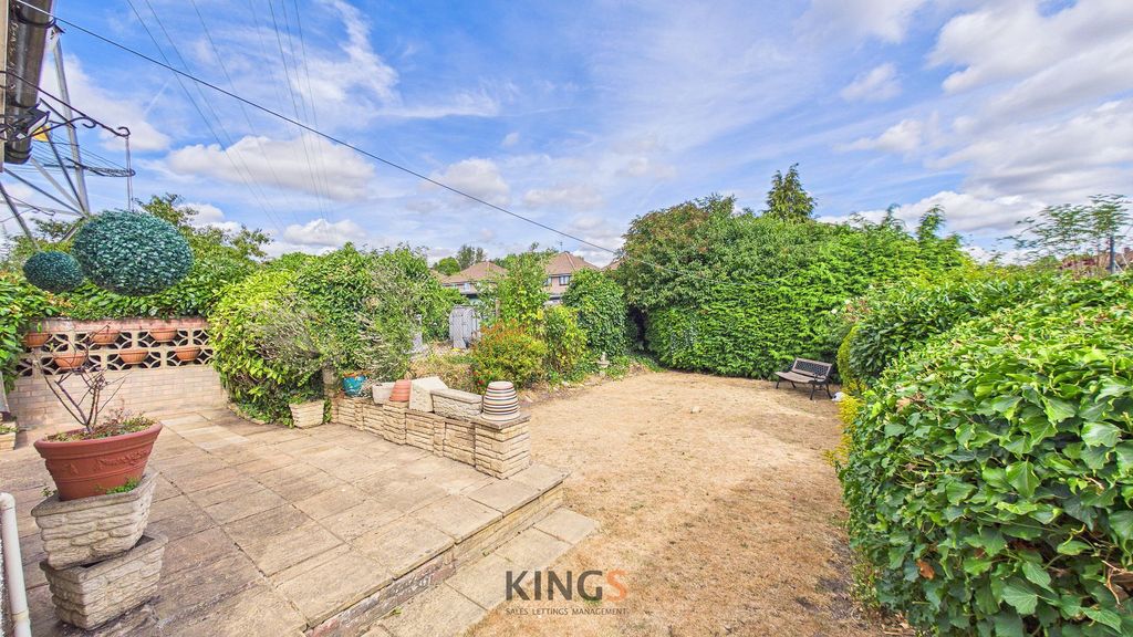 Property photo 3 of 15 Garden