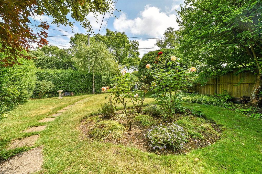 Property photo 2 of 13 Garden