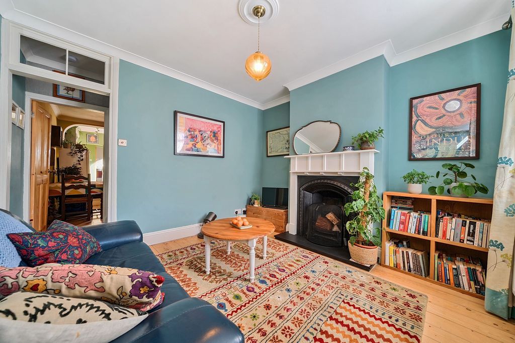 Property photo 2 of 18