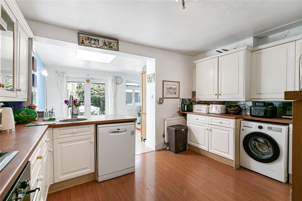 Property photo 3 of 21 Kitchen