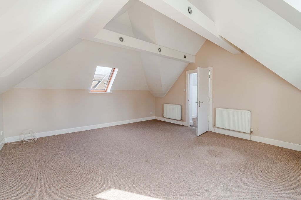 Property photo 3 of 24