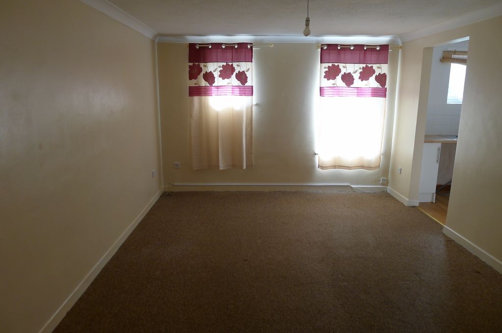 Property photo 2 of 7 Living Room
