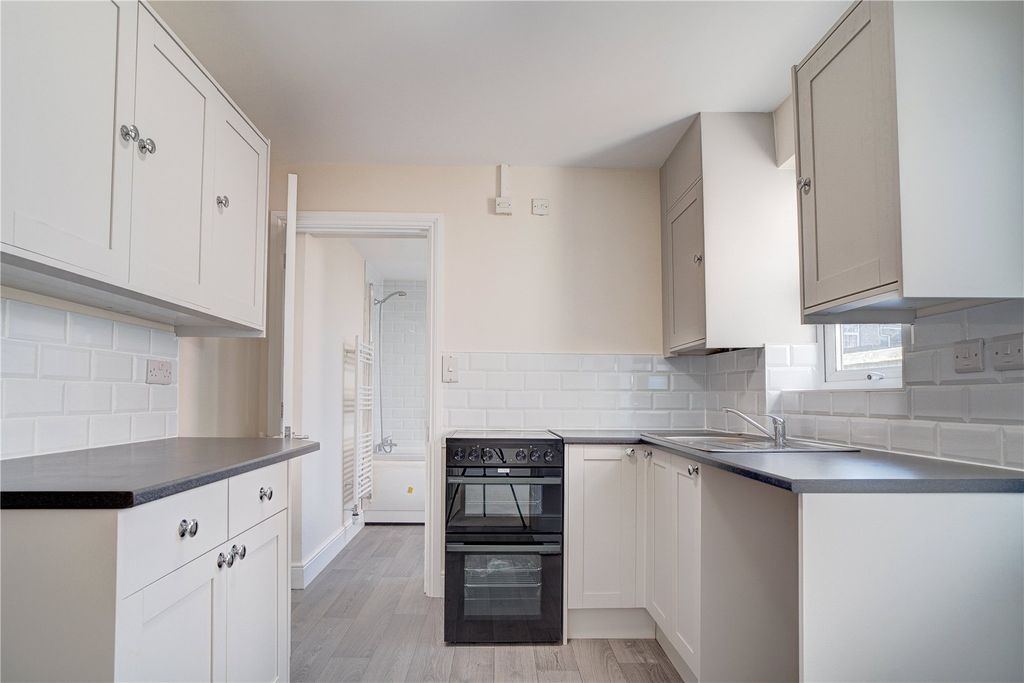 Property photo 2 of 11 Kitchen