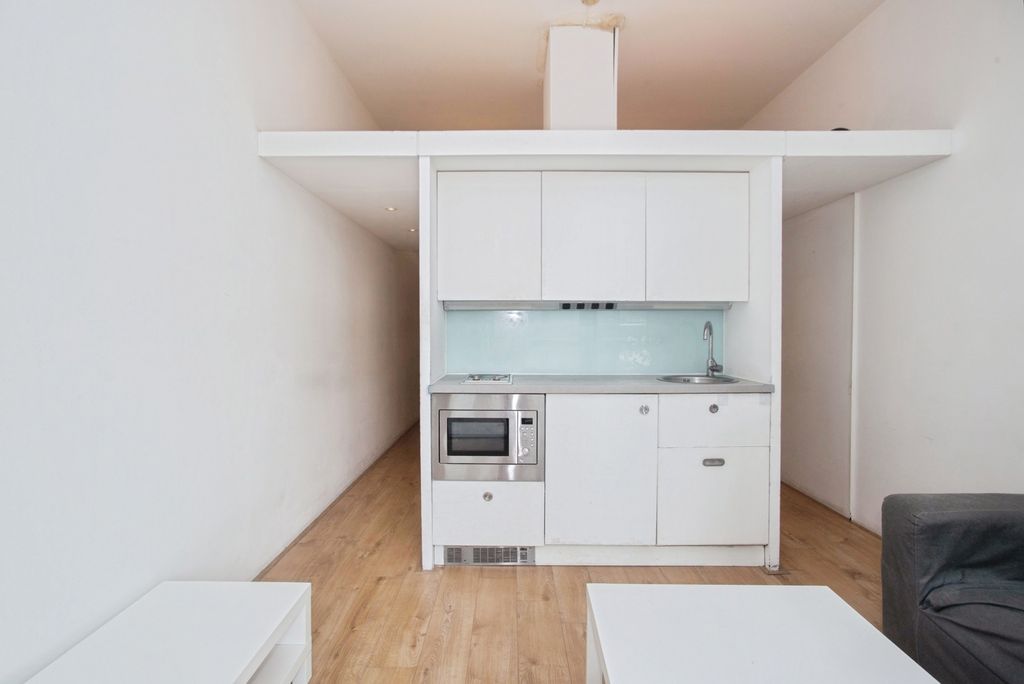 Property photo 2 of 11 Pbox-Img.Jpg