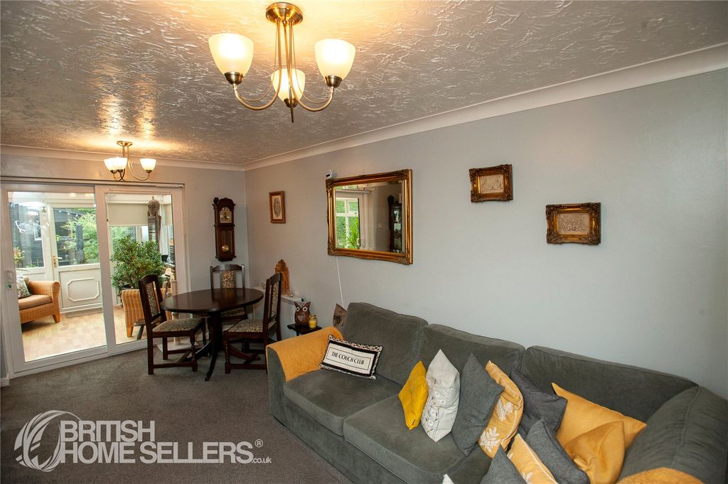 Property photo 2 of 19 Picture No. 62