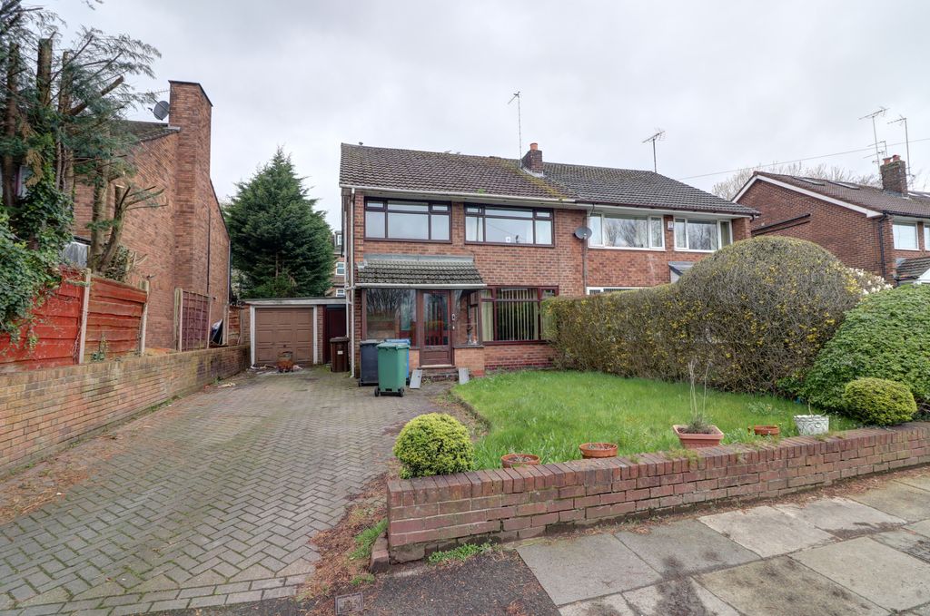 Property photo 1 of 12 Front