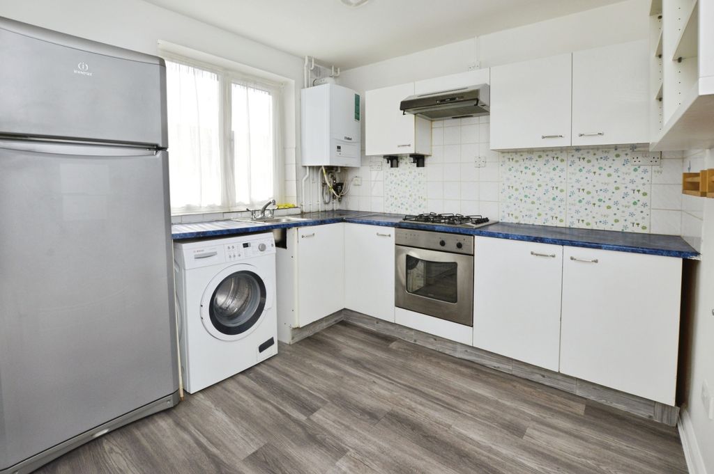 Property photo 3 of 10 Pbox-Img.Jpg