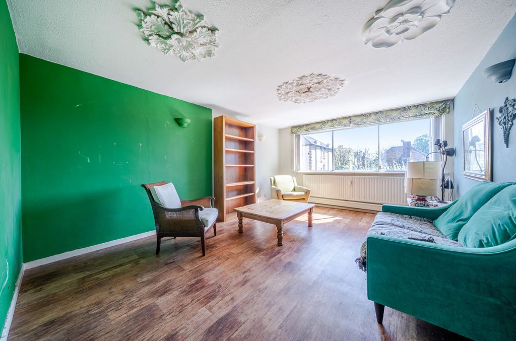 Property photo 2 of 12 1447808-1-69Ea388...