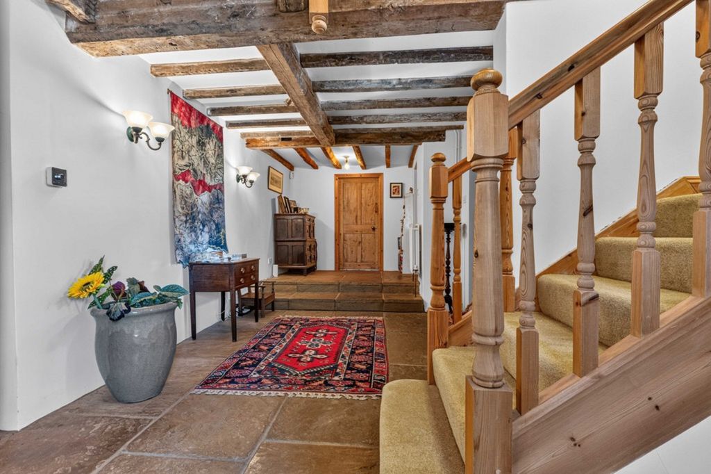 Property photo 3 of 47