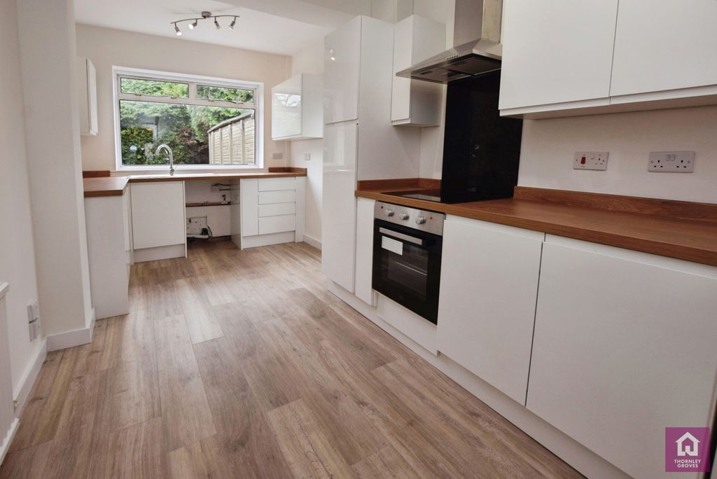 Property photo 3 of 18 Pbox-Img.Jpg