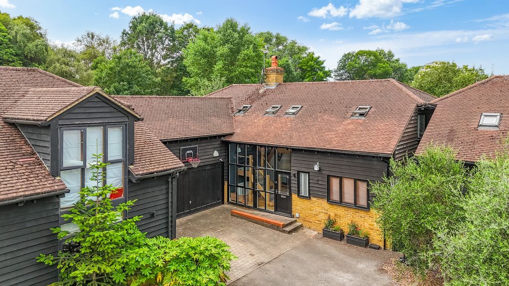 Property photo 1 of 25 4047540