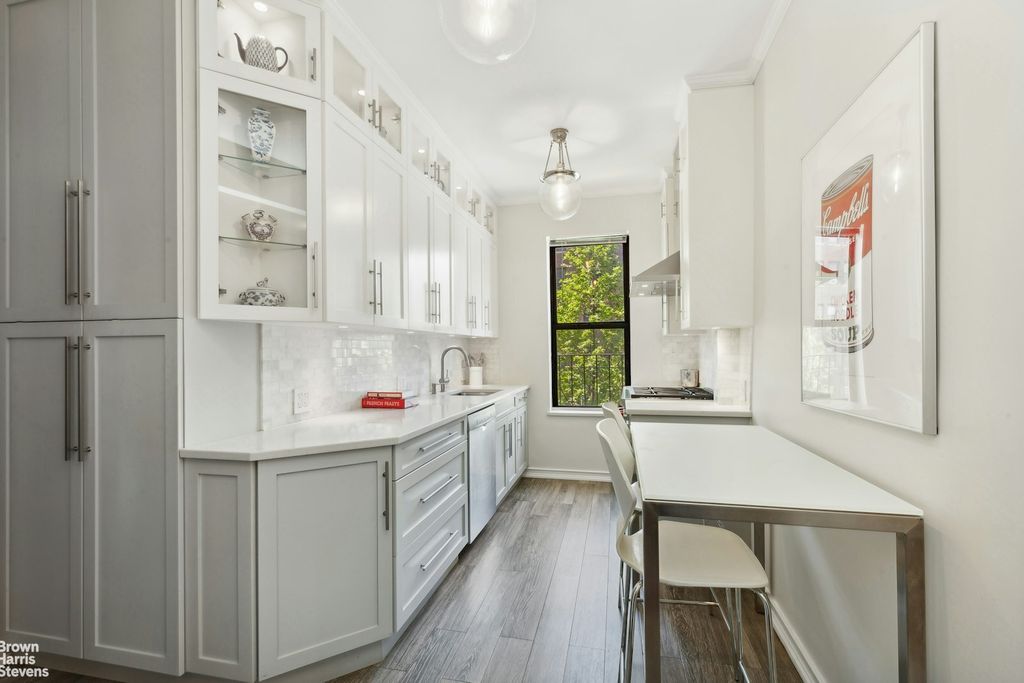 Property photo 1 of 2