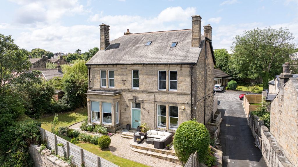 Property photo 1 of 34 Picture No. 27
